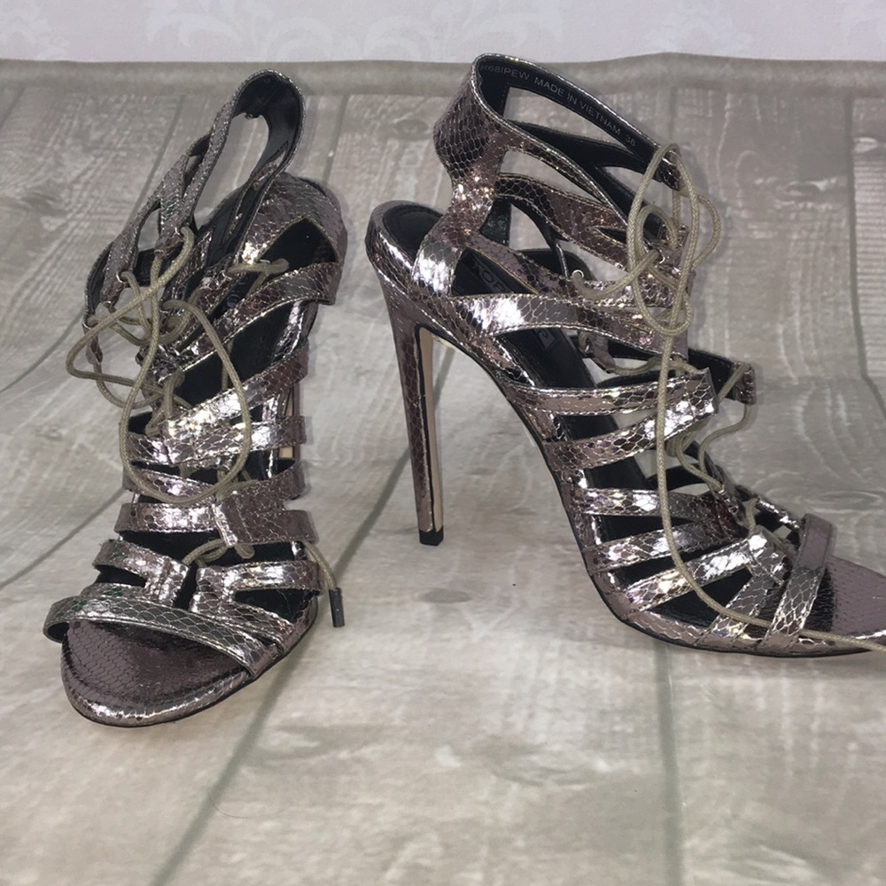 TOPSHOP size 38 US 8 Rose gold Strappy sandal